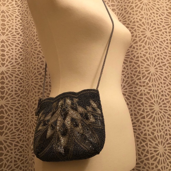 Vintage Sophistique Silver Beaded Crossbody Purse - Picture 5 of 10